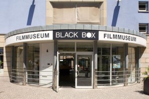 Eingang zum Filmmuseum Düsseldorf